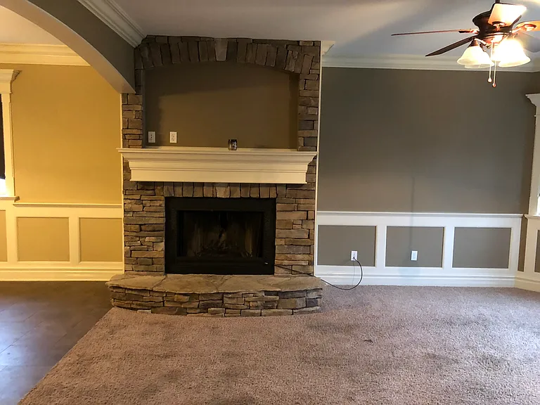 907 Vandalia St — Photo 10