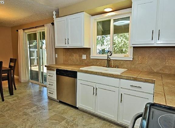 4th image of 14212 NE 49th St