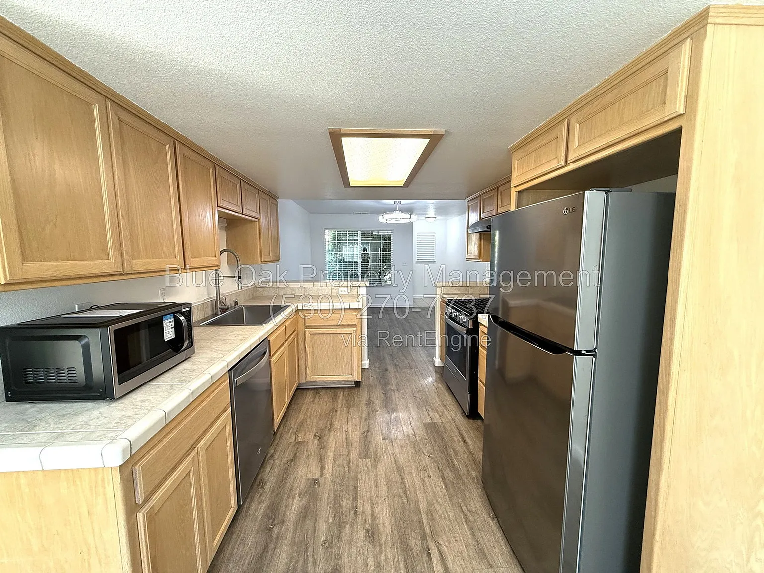 3 bed, 2.0 bath, 1181 sqft, $2,095 — Photo 4