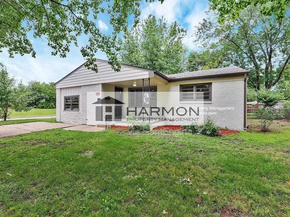 8302 E Gilbert St, Wichita, KS 67207