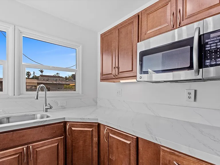 1725 S Robertson Blvd #7 — Photo 5