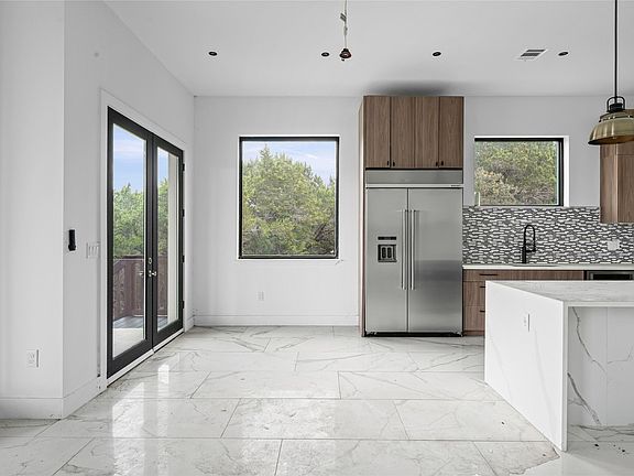 4th image of 4997 Comanche Dr