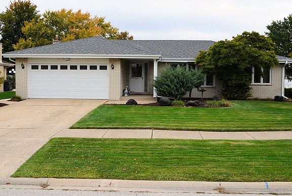 3rd image of 7920 W Ponderosa Ct