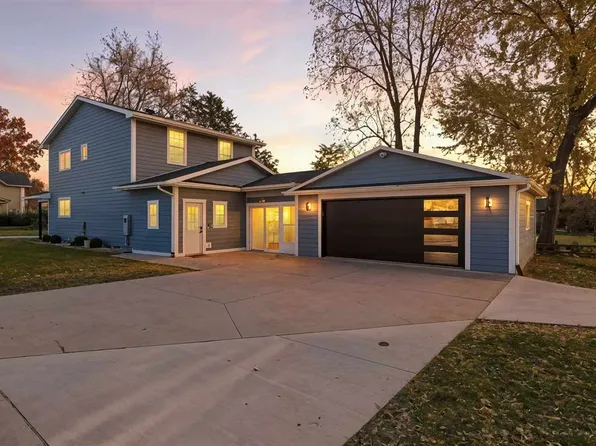 155 N Front St, North Liberty, IA 52317