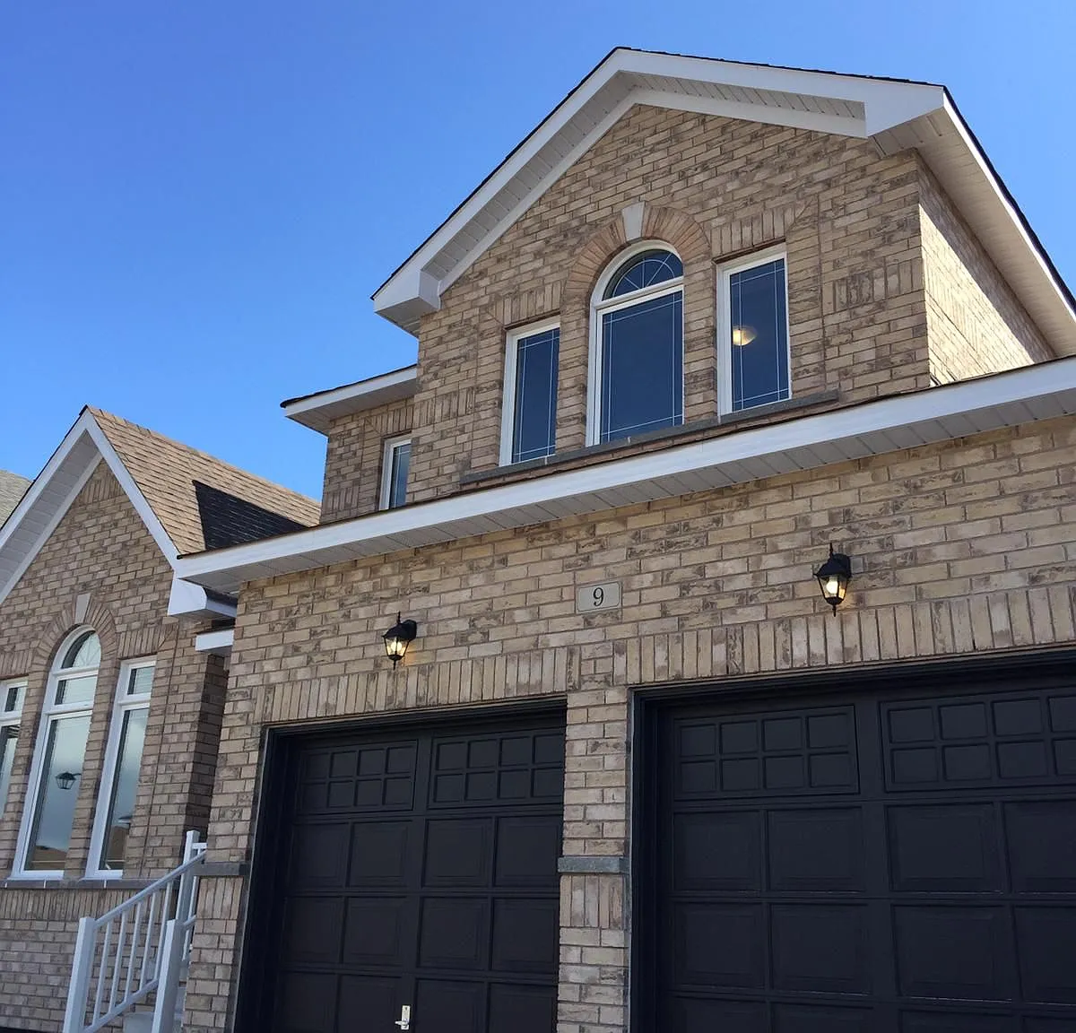 5 bed, $2,600 — Photo 1