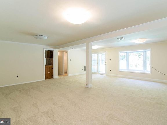 5th image of 4814 Lockwood Ln