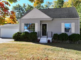 924 Gerald St, Flushing, MI 48433