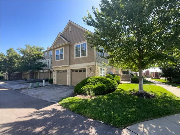 15860 Foster St, Overland Park, KS 66223