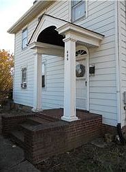 2nd image of 606 W Newport Pike