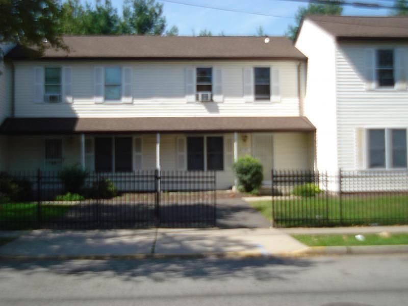 2nd image of 387 Fairmount Ave