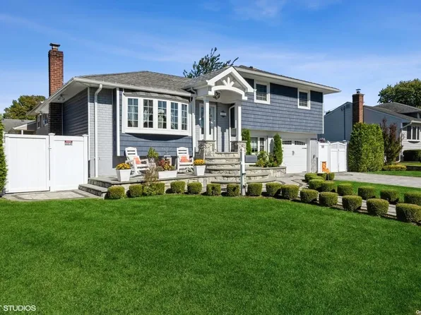 3919 S Ralph Street, Seaford, NY 11783