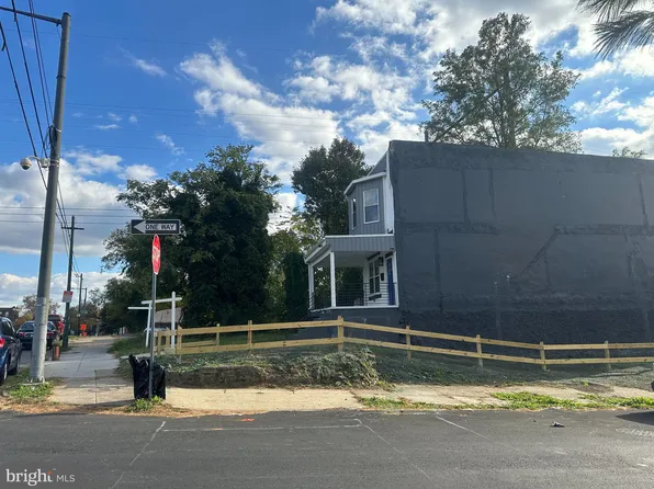 1048 Cobbs Creek Pkwy, Philadelphia, PA 19143