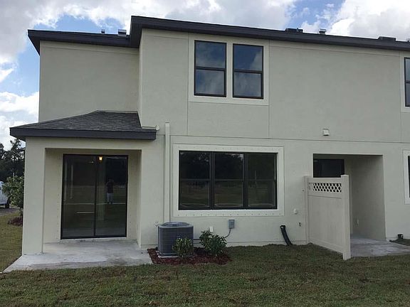 Located on 0086 in Creekwood Townhomes in Bradenton, FL