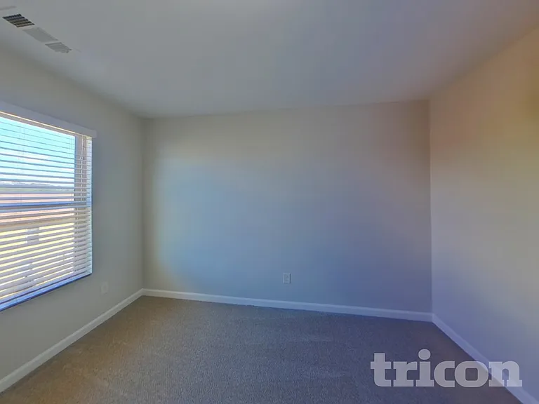 438 Lake Ridge Ln — Photo 11