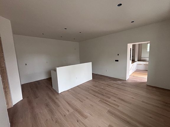 2nd image of 67 Lincoln St #4