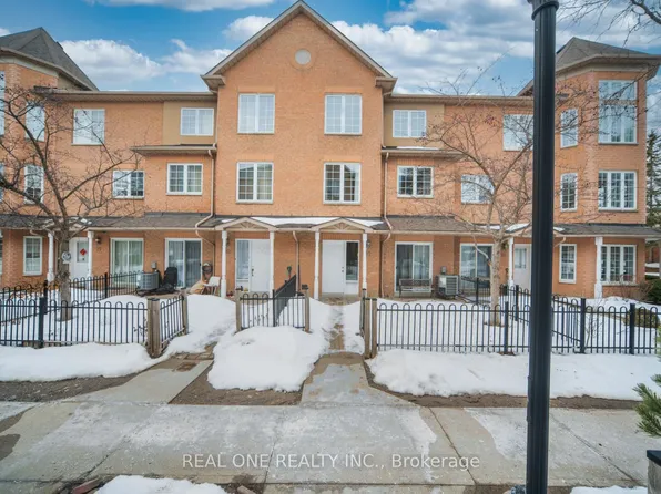 12 Saint Moritz Way #17, Markham, ON L3R 4E8