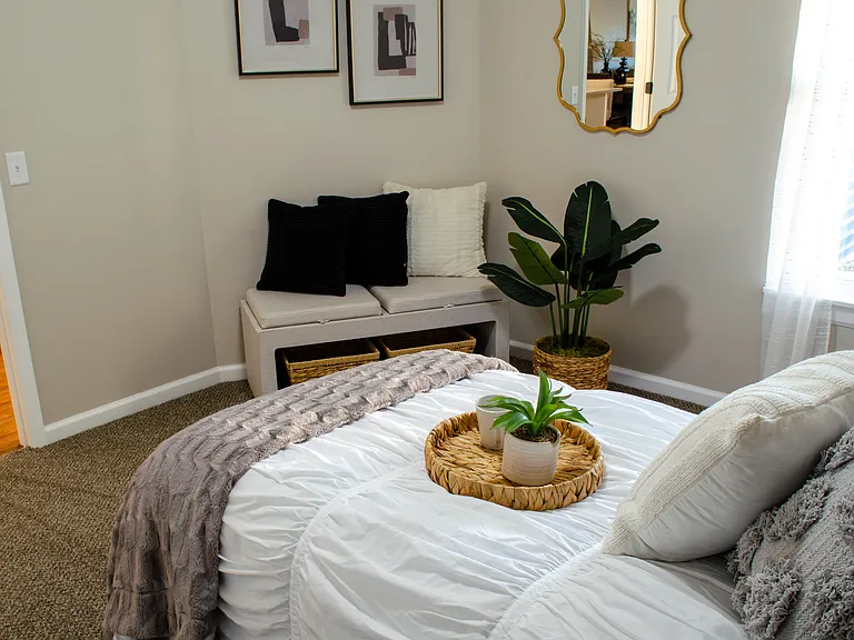 Guest bedroom