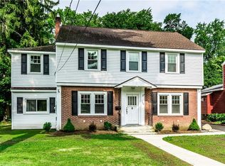 208 Dewittshire Rd, Syracuse, NY 13214