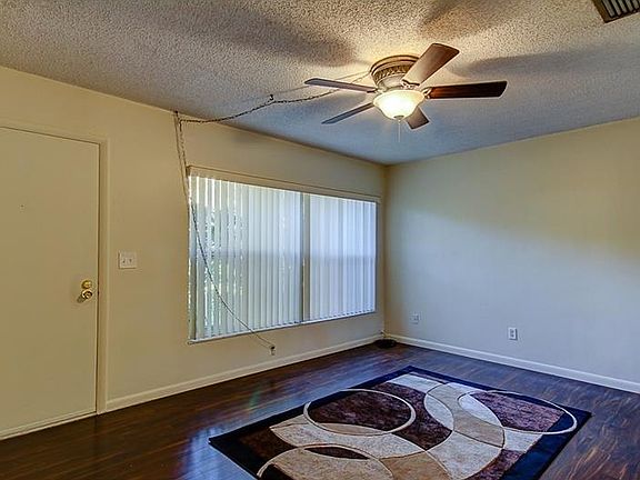 3rd image of 14641 Lake Forest Dr