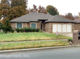 1127 W Maplewood St, Springfield, MO 65807