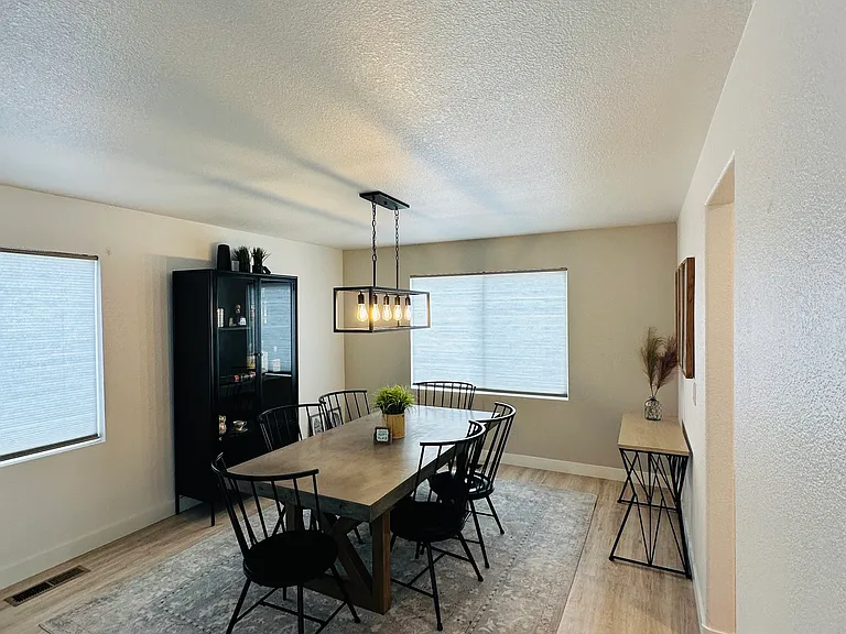 Loma Verde Dr — Photo 36