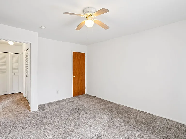 Outer Drive Manor Apartments — Photo 49