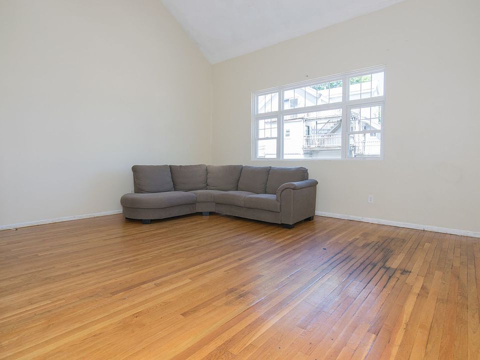 1st image of 133 Glenville Ave #1