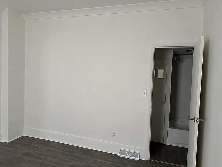 311 W Pleasant St — Photo 6