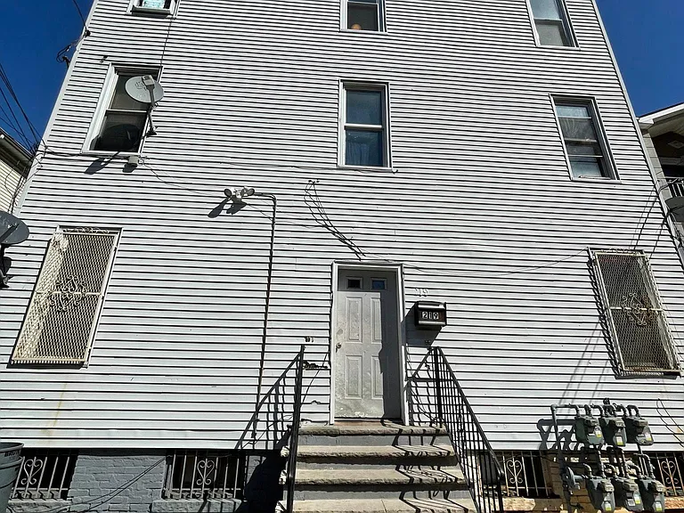 219 Magnolia Ave #3R — Photo 13