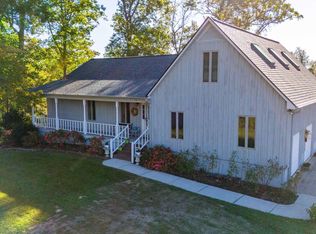 678 Trent Farms Rd, New Bern, NC 28562