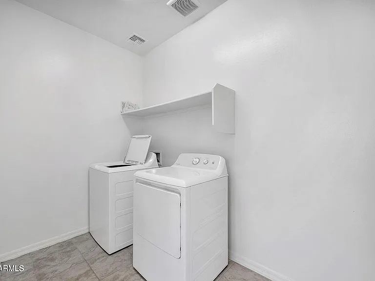 1135 E Westwood Dr — Photo 12