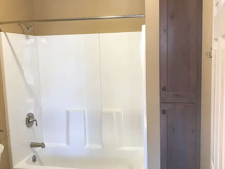 330 Pine St #1 — Photo 9
