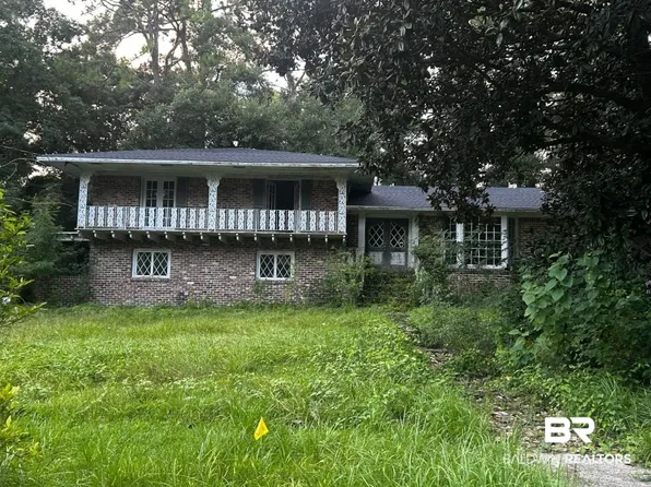 210 Court St, Chickasaw, AL 36611
