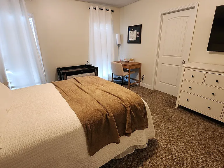 48 Wheatfield Dr — Photo 3