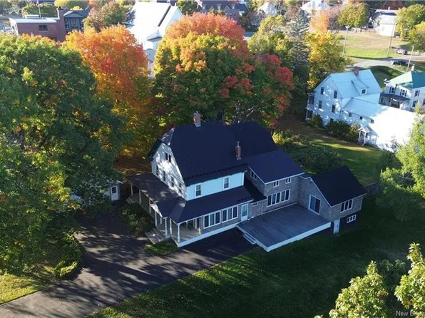 113 Regent St, Woodstock, NB E7M 5Z6