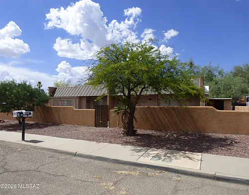 1029 E Irwin Pl #A Photo 1 1029 E Irwin Pl #A Photo 1