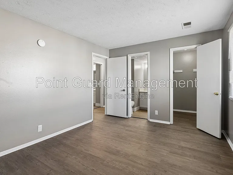 Brent Village — Photo 101