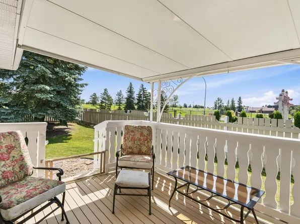 4823 32nd Ave NW, Edmonton, AB T6L 4Y7