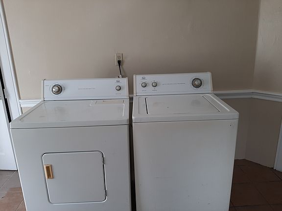 5th image of 416 Marian St #2