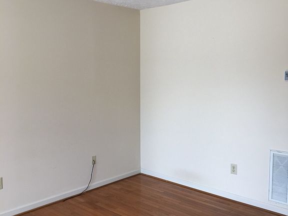 3rd image of 637 Stonewall Dr
