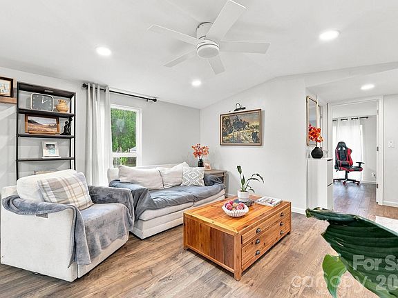 5th image of 1433 Oakbrook Ln