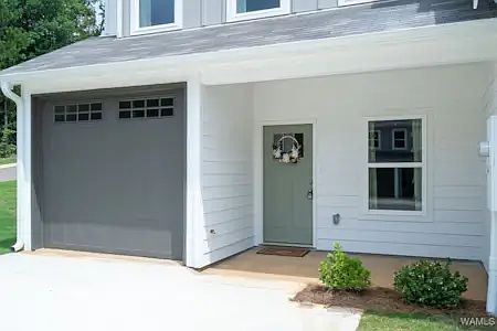 2nd image of 22121 Cove Ln