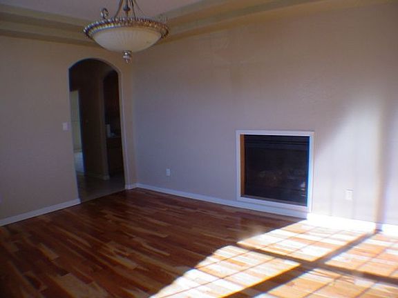 5th image of 1111 W 12th St