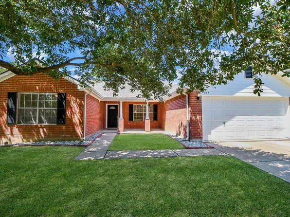 835 Victoria Lakes Dr, Katy, TX 77493