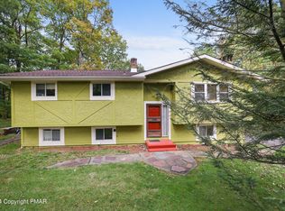 8139 Oak Ridge Ln, Cresco, PA 18326