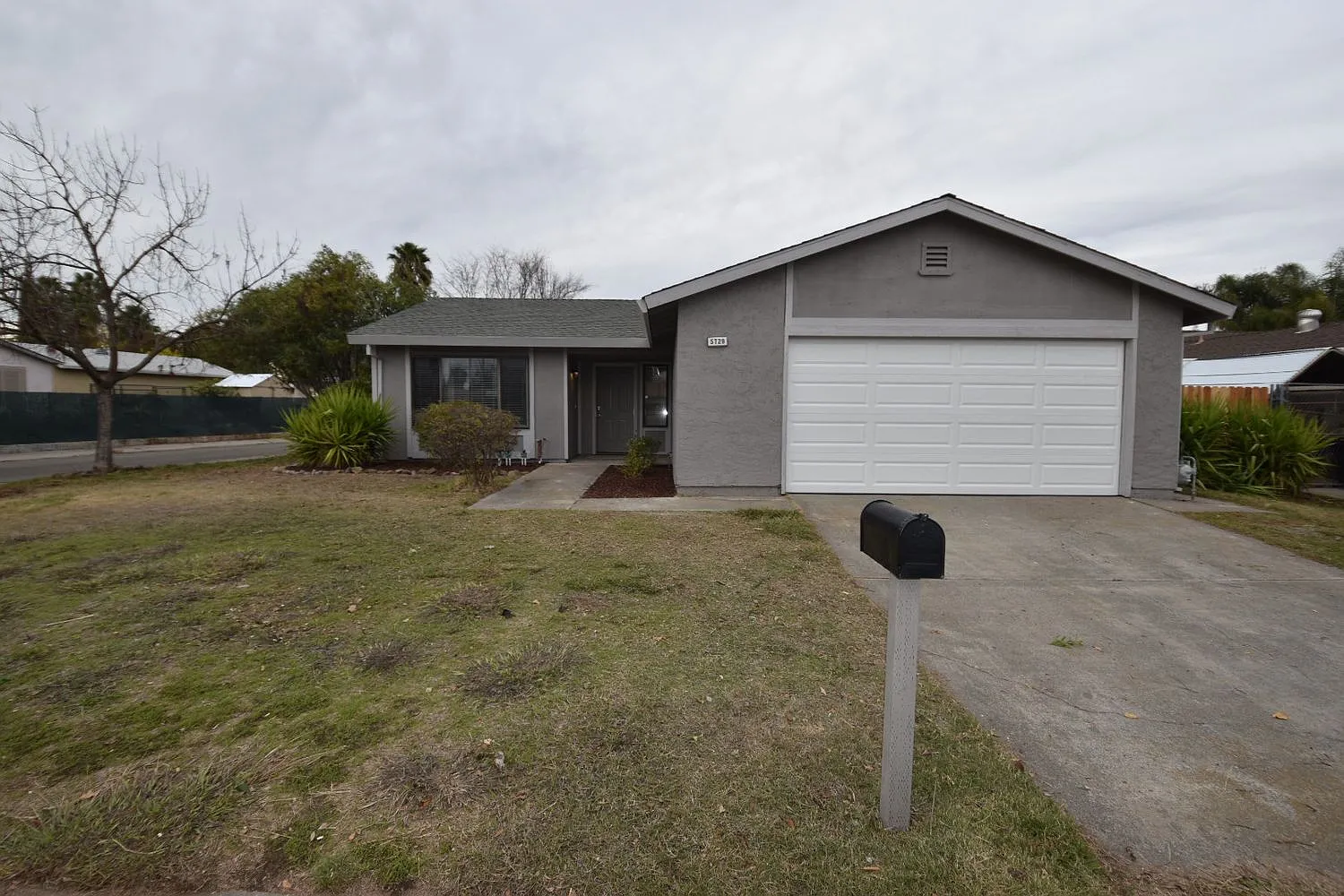 5729 Tupelo Dr photo 1