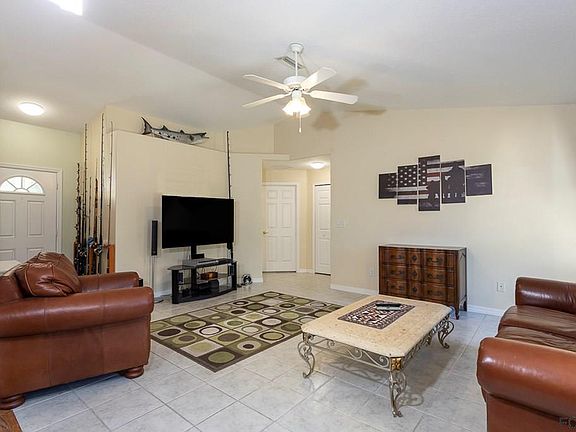 4th image of 75 Bressler Ln