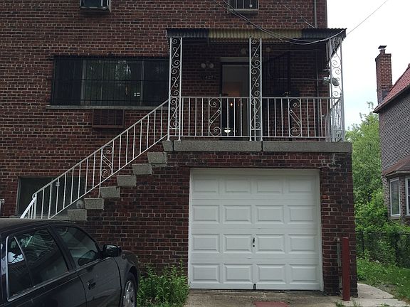 3rd image of 1427 Pelham Pkwy N #1