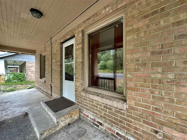 687 State Route 7, Morton, WA 98356