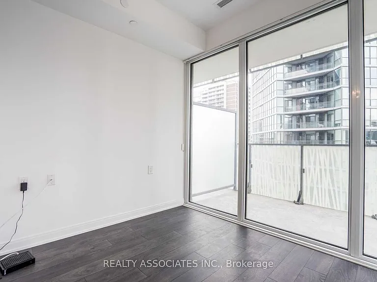 42 Charles St E #1304 — Photo 4